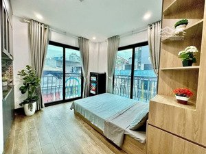 bán gấp chdv cầu giấy. dòng tiền gần 1 tỷ/năm. 70m2*7t, 17pnkk. ba bước ra phố. pccc đầy đủ