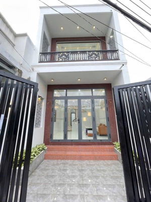 cần bán căn nhà hẻm 1/ đình nghi xuân. cách ngã tư bốn xã chỉ 450m. 4.5x16m. giá 1.65 tỷ.