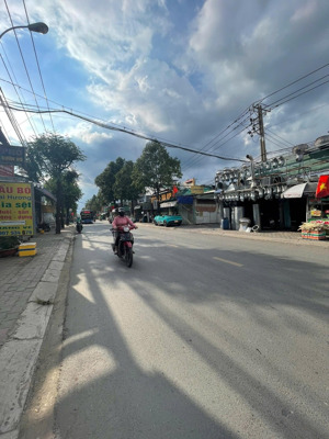 mặt tiền đường tỉnh lộ 10 - khu sầm uất tiện kinh doanh nhiều ngành nghề - dt: 4x30 - 9.x ty