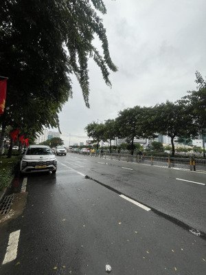 lô đất cực đẹp bến vân đồn - q4 - trung tâm q4 - giáp q1 - ra mặt tiền 30m - đầu tư cực tốt - 52m2