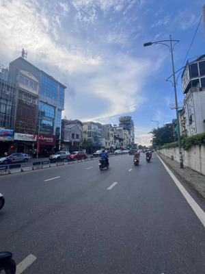 bán nhà mặt phố âu cơ - tây hồ, bên lẻ không vướng đê, 300m2 x 6t. mt 9m. 145 tỷ.