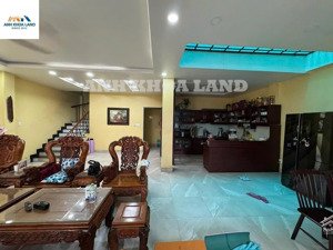 ngộp_nhà3 tầng gần phạm văn đồng_hẻm xe tải_8.6m x 12m_xây kiên cố_đường nhựa thẳng tắp_dân trí cao