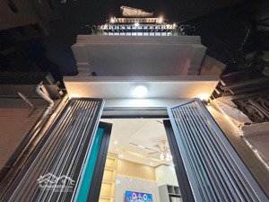 hơn 4 tỷ ~ 30m2 - ngã tư vọng - ngay sát đh bách - kinh - xây. cách đúng 1 nhà ra phố chính xác 8m