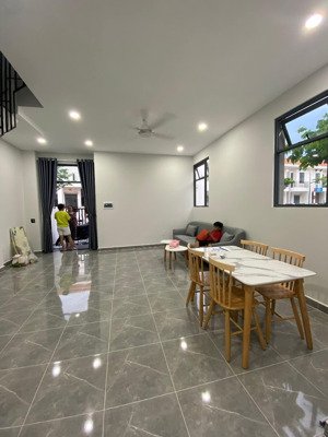 cho thuê lâu dài richland residence, full nội thất 8 triệu/tháng. trân trọng