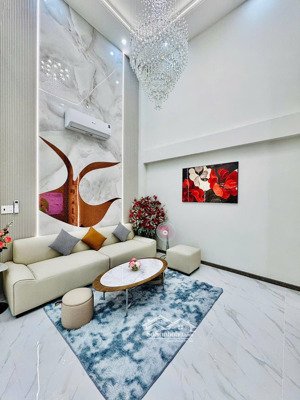 nhà đẹp cao cấp đường xe hơi vào nhà có phòng thư giãn chính chủ