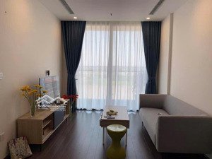 cho thuê căn góc 2 phòng ngủ đầy đủ nội thất tại vinhomes symphony, giá chỉ 14 triệu/tháng