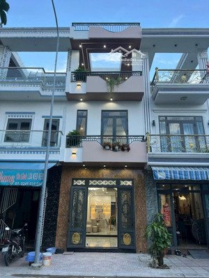 cho thuê nhà 1 trệt 2 lầu 4 phòng ngủ 4wc gần ngã tư bình chuẩn thuận an