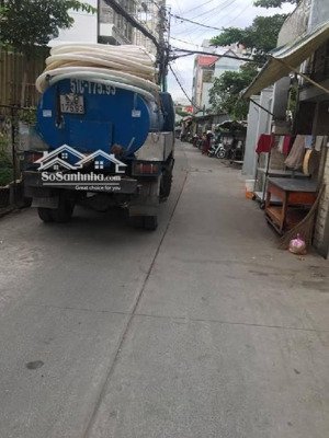 nhà cấp 4 hẻm xe hơi gần ngã tư nguyễn thị thập quận 7. 6,4*20m hơn 8 tỷ