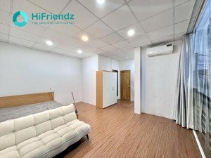 phòng ban công cửa kính đón nắng, full nt, siêu rộng, ở 2-3-4 ng thoải mái, sát q5, cầu chữ y