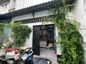 giảm ngay 1 tỷ - bán gấp nhà gần chợ tân trụ, đường nguyễn sỹ sách