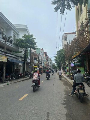 cho thuê mặt bằng 171m2 ngang 8,5m đường nguyễn hoàng trung tâm hải châu phù hợp kinh doanh sầm uât