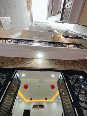 toà chdv giảng võ, 90m2*7t, mt 8m, 18 phòng kk, ngõ 5m, sát phố, đủ gpxd/pccc, dòng tiền 7%/năm