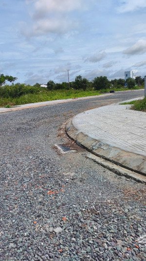 cần ra nhanh 3 lô ngay kcn hai thành giá 390 triệu/100m2 thổ cư. lộ oto sổ riêng. toàn
