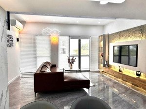 gấp. chủ gửi bán gấp căn hộ duplex 170m2 - 4pn scenic valley 1 giá 9,5 tỷ nội thất cao cấp