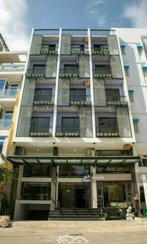 bán gấp tòa khách sạn đường số 7 (khu tên lửa). dt: 7 x 25m - hầm 7 tầng hđt: 250 triệu. giá 25 tỷ