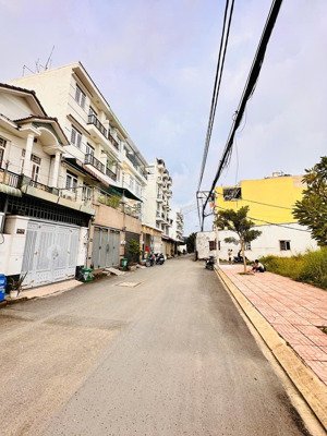 nhà quận 12 cần bán - 1 trệt 3 lầu - mt đường thông - giá: 5.65 tỷ