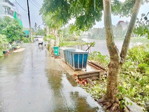 mặt tiền sông ông đụng. lô 4: 106m. thổ cư 50m2 (5x21m) giá: 3.75 tỷ thương lượng nhẹ