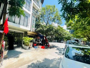 cc. mặt phố văn la - hà đông. 6 tầng - thang máy. giá 12 tỷ