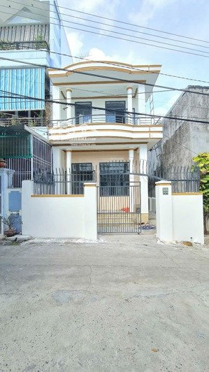 bán nhà 2 tầng hẻm xe hơi đường củ chi cách biển 450m bắc nha trang