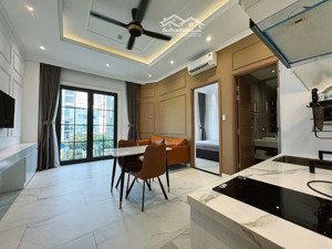 cho thuê căn hộ_1pn 50m2_thang máy hầm xe_khu vực thuận tiện di chuyển