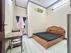 cho thuê phòng studio cửa sổ thoáng - full nội thất - gần vòng xoay lăng cha cả