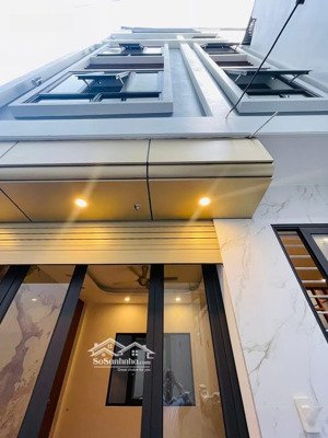 nhà mới ở lạc long quân, cầu giấy, hn, full nội thất: 46m2, 5 tầng, mặt tiền 6,5 m - 11,5 tỷ