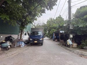 cần bán gấp lô đất đẹp tặng căn nhà 3 tầng tại trung tâm khu tái định cư đông dư, gia lâm