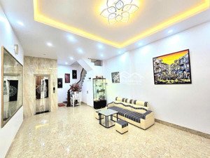 nhà đẹp ngõ 105 láng hạ 6 tầng 45m2 thang máy 30m ra ô tô ngõ thông ở, cho thuê 30 triệu/ tháng