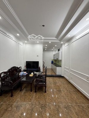 bán nhà phố khương trung: dt:34m. 5tầng. mt: 4,3m. giá:9,8 tỷ