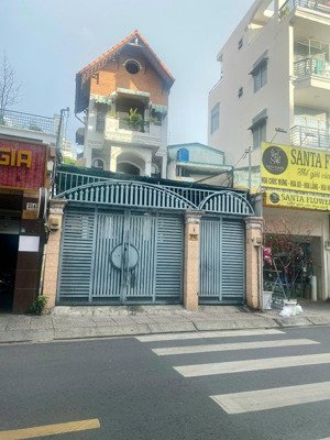 bán nhà mt nguyễn văn đậu p.11, q. bình thạnh dt: 5.45 x 35.42, nở hậu l 8.79 cn: 241m²