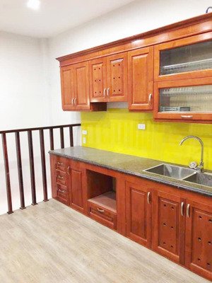 nhà đẹp giá tốt - khu vực chỉ còn 1 căn - đường ô tô thông, có gara - view nhà rất thoáng.