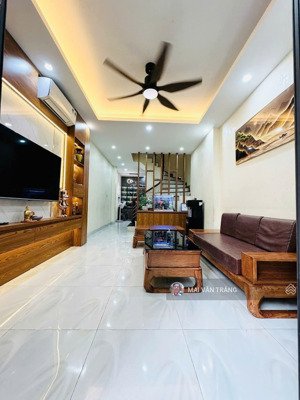 duy nhất 1 căn tài chính 8 tỷ tại đỗ đức dục mễ trì, dân xây mới 4 tầng ở ngay, 30m ra ô tô