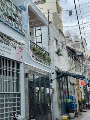 nhà đẹp lê văn duyệt p1 bình thạnh-30m2-hẻm xe hơi- khu vip bình thạnh- gần chợ bà chiểu- 5.5 tỷ