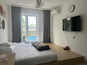 nhà view hồ bơi công viên lovera park 7x15