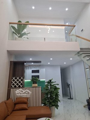 chính chủ bán gấp trung tâm q9 hẻm 8m giá nhỉnh 5 tỷ