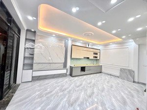 ** cực phẩm hoàng mai - 6 tầng thang máy - 2 mặt thoáng - gần oto