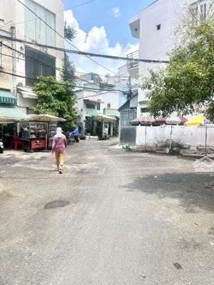 ngay vòng xoay phú lâm, hẻm xe hơi đổ cửa, 61m2, ngang 4.4m, giá 6 tỷ