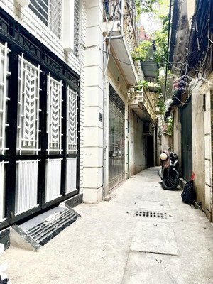 toà ccmn dòng tiền - ngã tư sở - 8 tầng thang máy 14 phòng, 51m2, mặt tiền 4m. giá 15.6 tỷ