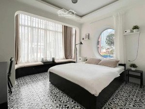 cho thuê phòng có nội thất ban công cửa sổ lớn ngay sân bay tân sơn nhất, tân bình