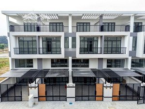 chính chủ bán nhà phố ven sông giữa lòng tân uyên tp hcm giá 5 tỷ chính chủ cho trả góp qua bank