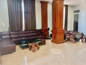 bán/cho thuê biệt thự vườn nội thất gỗ cao cấp