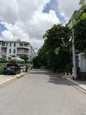 khu vip - đường 12m có lề đường - bình lợi - nhà 4 tầng - 53m2 - ngang 5m - chỉ 9.99t