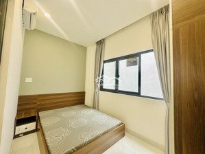 cho thuê căn hộ 1pn có cửa sổ lớn đón nắng gần đh vlu cs3 .