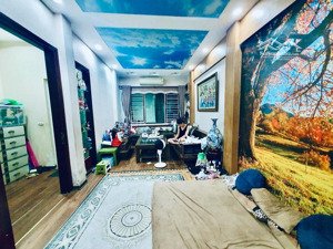 bán nhà phân lô hồ đắc di, 40m, 6 tầng, ngõ nông, ô tô, gần hồ. giá 11 tỷ