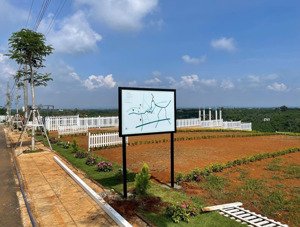 nền bt 10*30m di li lâm đồng cách ql20 2km. cách điểm xuống ct dầu dây liên khương 3km. giá 656 tr