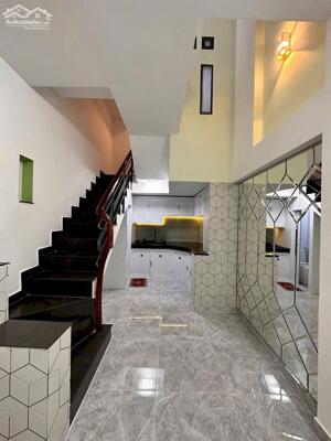 Quận 3 _ Nhà 29m2 ngang 4,6m _ CMT8 _ Giá 3.6 tỷ