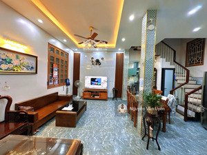 nhà siêu hót doãn kế thiện, 64 m2 -- 4 tầng 1 tum -- giá 13.2 tỷ. cách ô tô đúng 10m.giá đầu tư...