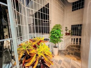 bán nhà lô góc hồ ba mẫu gần ô tô gần hồ 29m2, 5 tầng, 6.5 tỷ