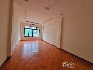 bán gấp căn nhà thái thịnh đống đa. có việc .nhà ngõ thông tứ tung . trung tâm ngã tư sở tây sơn