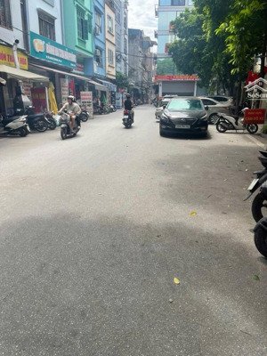 phân lô ngõ 622, 90m2 x 5 tầng, 51 tỷ, tặng nội thất 10 tỷ, ô tô tránh, kinh doanh đỉnh